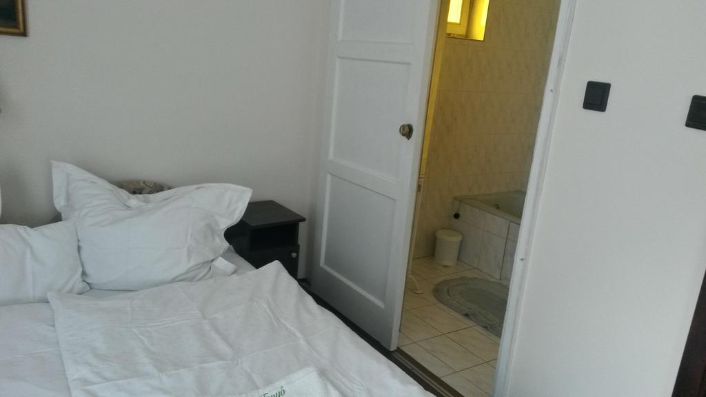 Ezust Fenyo Vendeghaz Hotel Siófok Buitenkant foto